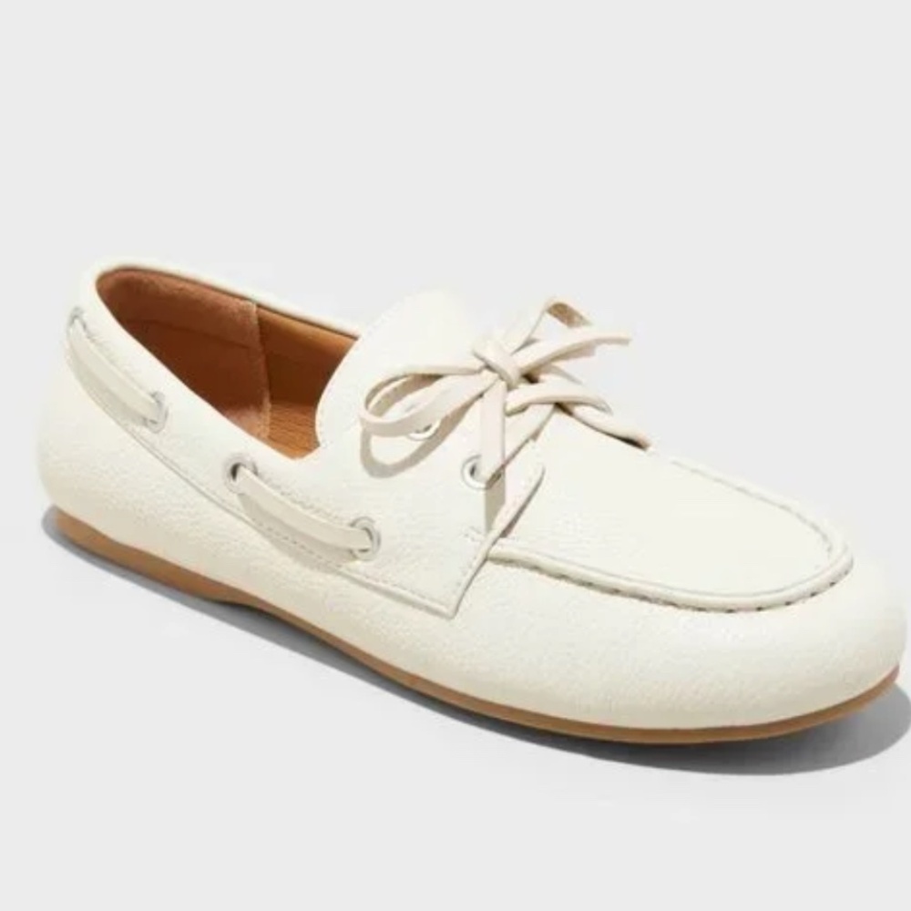 NIB Universal Threads Off White  Flats